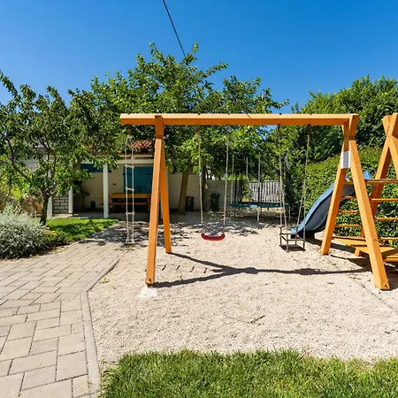 Bonex-5 By Interhome Privlaka (Zadar)