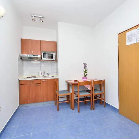 Bonex-5 By Interhome