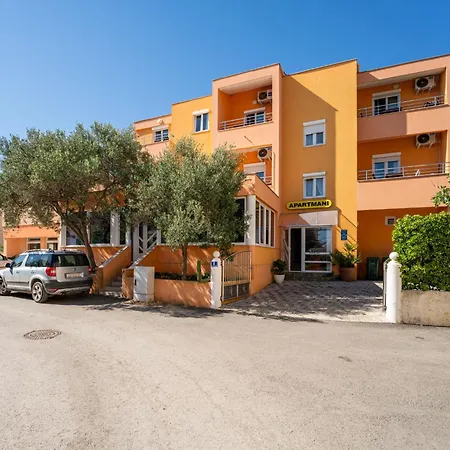 Apartmán Bonex-5 By Interhome